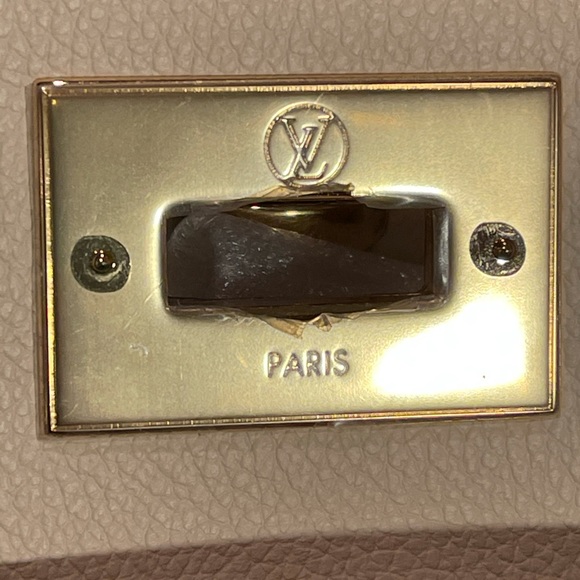 Louis Vuitton On My Side Satchel - Picture 9 of 16